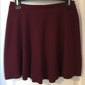 Mid rise short skirt